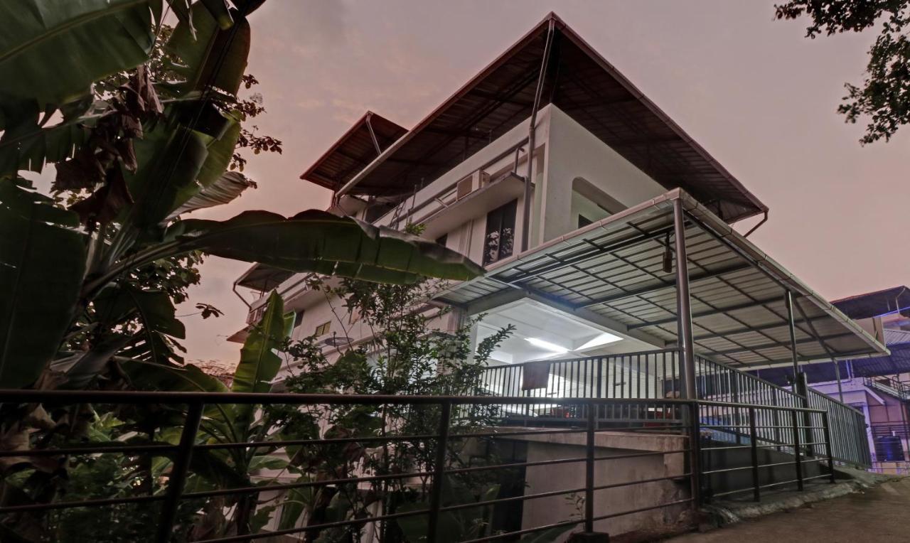 Nirupama,Hotel Aluva 700 Mtr From Aluva Railway Station Alwaye Εξωτερικό φωτογραφία