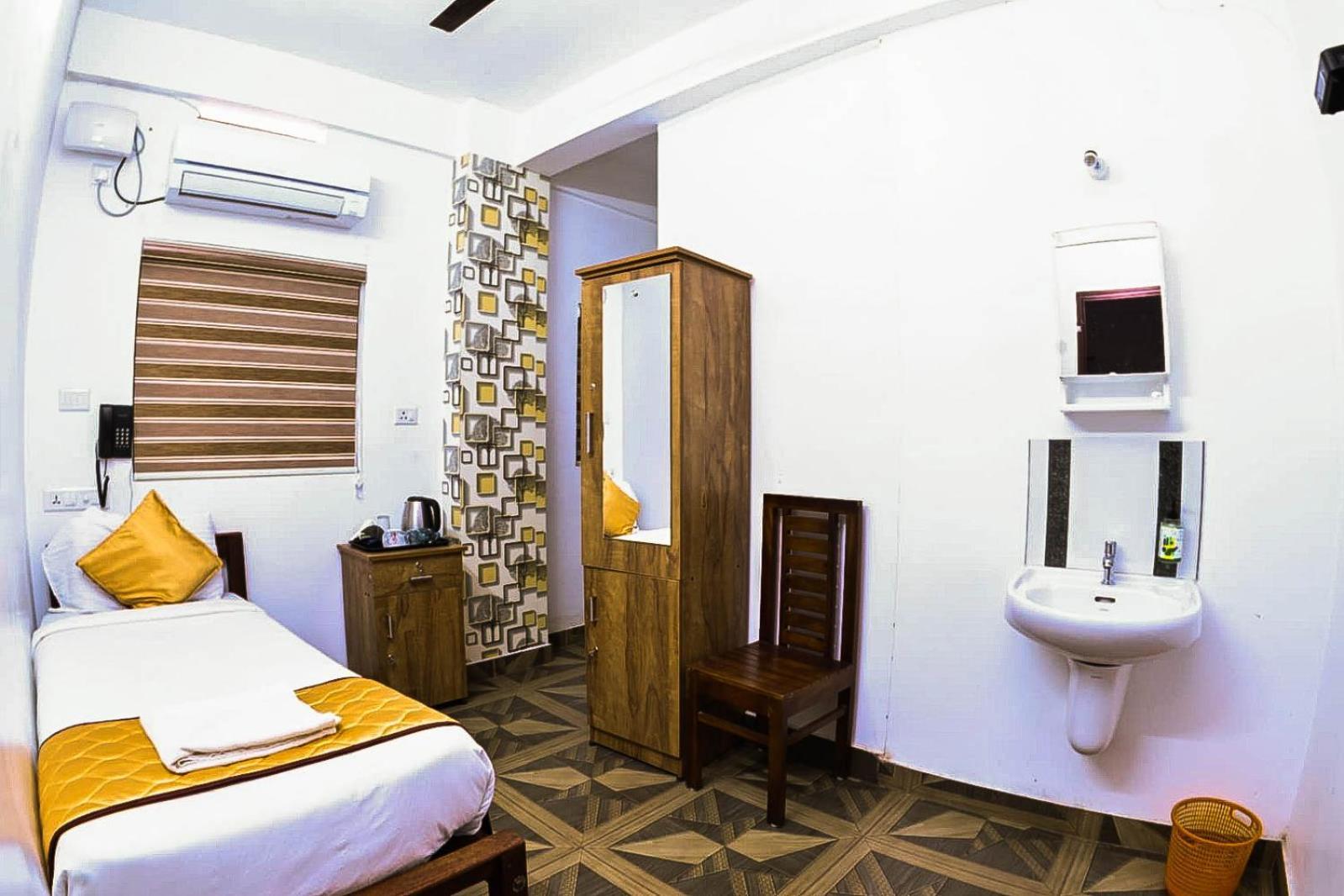 Nirupama,Hotel Aluva 700 Mtr From Aluva Railway Station Alwaye Εξωτερικό φωτογραφία