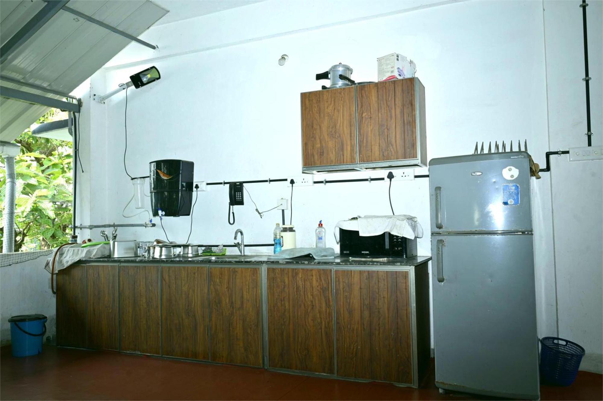 Nirupama,Hotel Aluva 700 Mtr From Aluva Railway Station Alwaye Εξωτερικό φωτογραφία